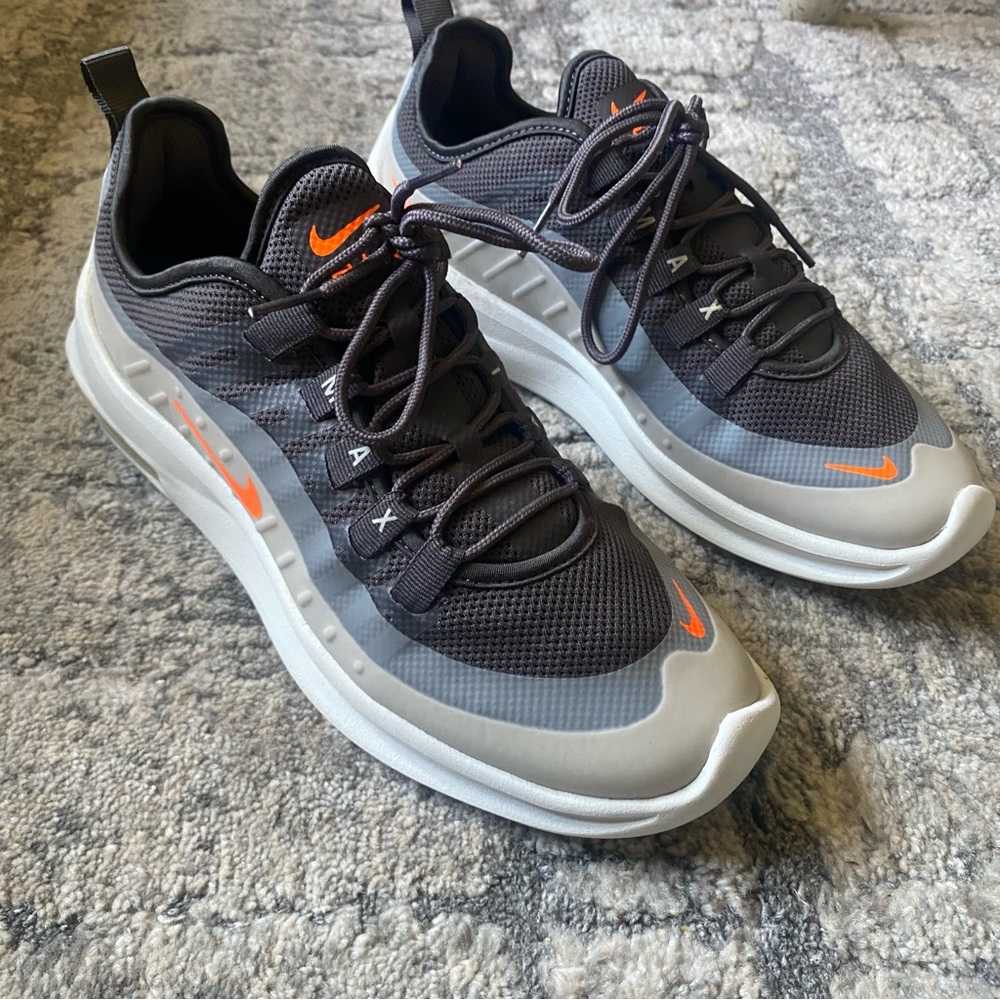 NIKE AIR MAX AXIS